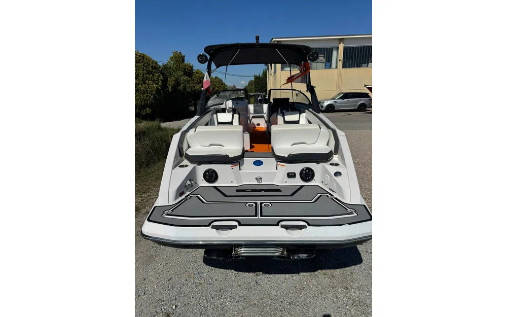 slider 3 Scarab Boats Wake 255