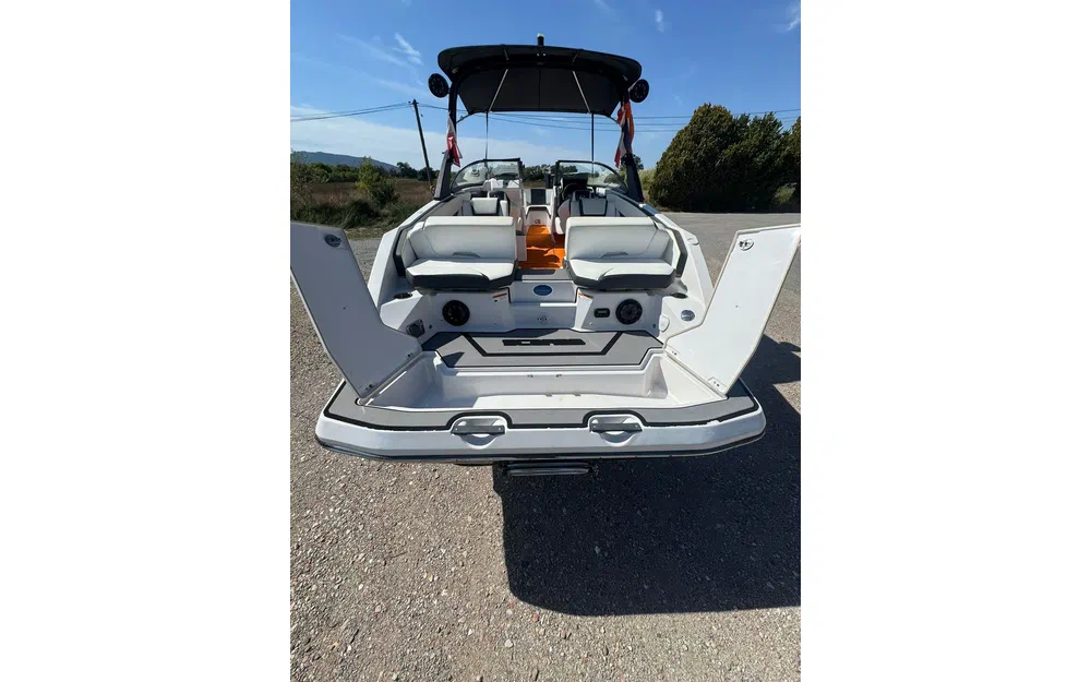 slider 4 Scarab Boats Wake 255