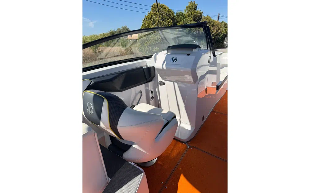 slider 6 Scarab Boats Wake 255