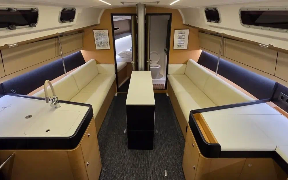 slider 15 Beneteau First 40