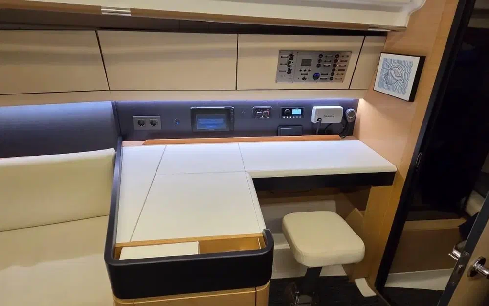 slider 16 Beneteau First 40