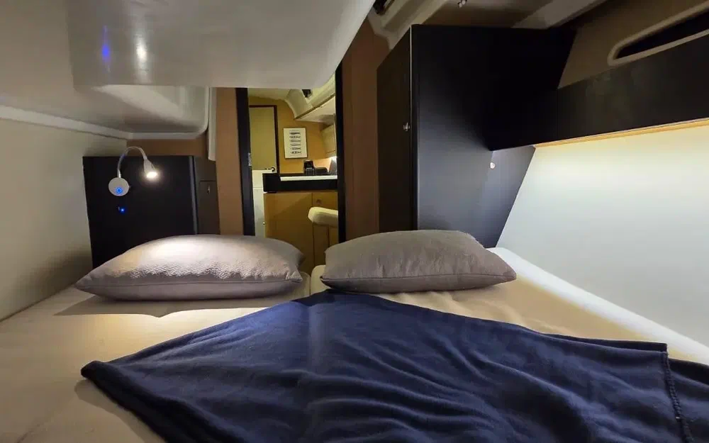 slider 18 Beneteau First 40