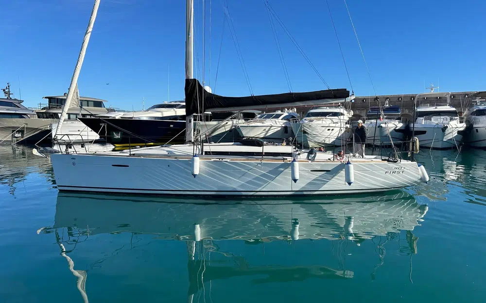 slider 2 Beneteau First 40