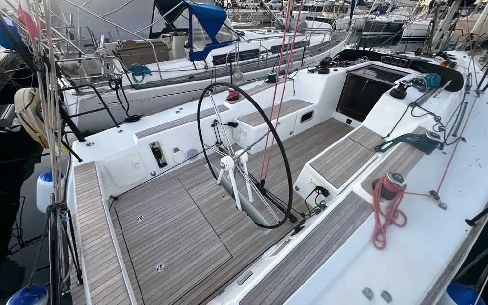 slider 8 Beneteau First 40