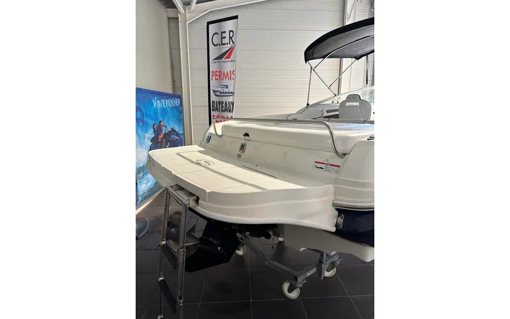slider 21 Sea Ray 220 Sunsport