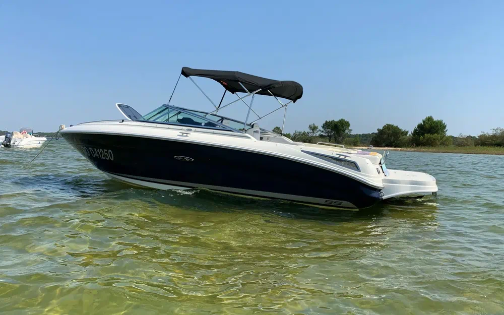 slider 1 Sea Ray 220 Sunsport