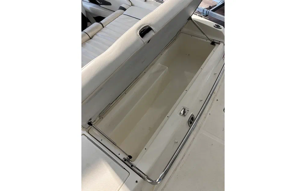 slider 3 Sea Ray 220 Sunsport