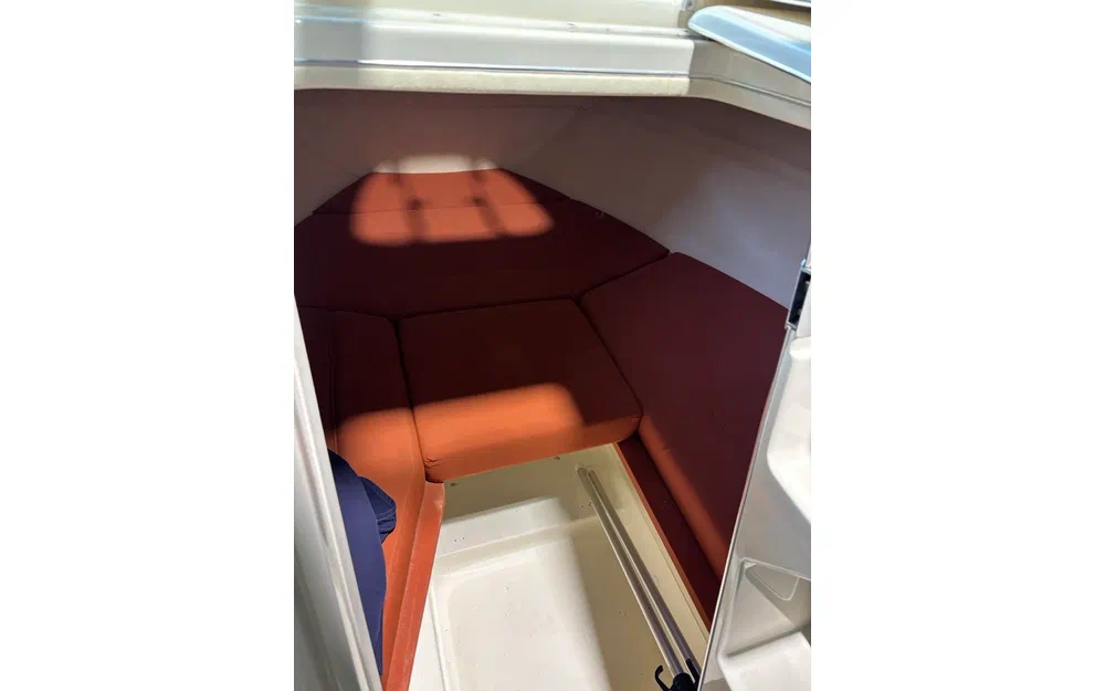 slider 8 Sea Ray 220 Sunsport