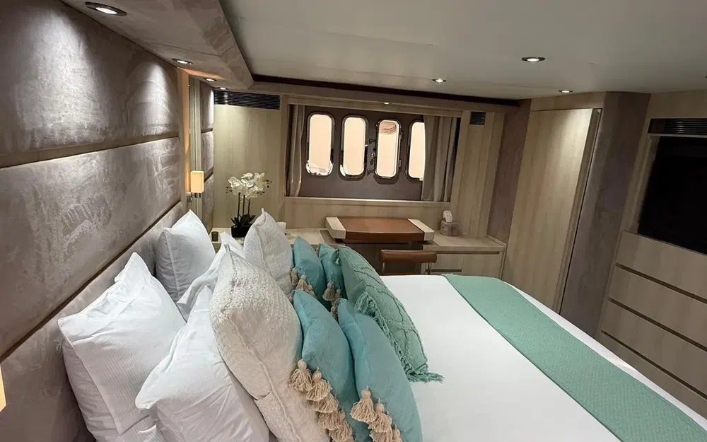 slider 33 Princess V70