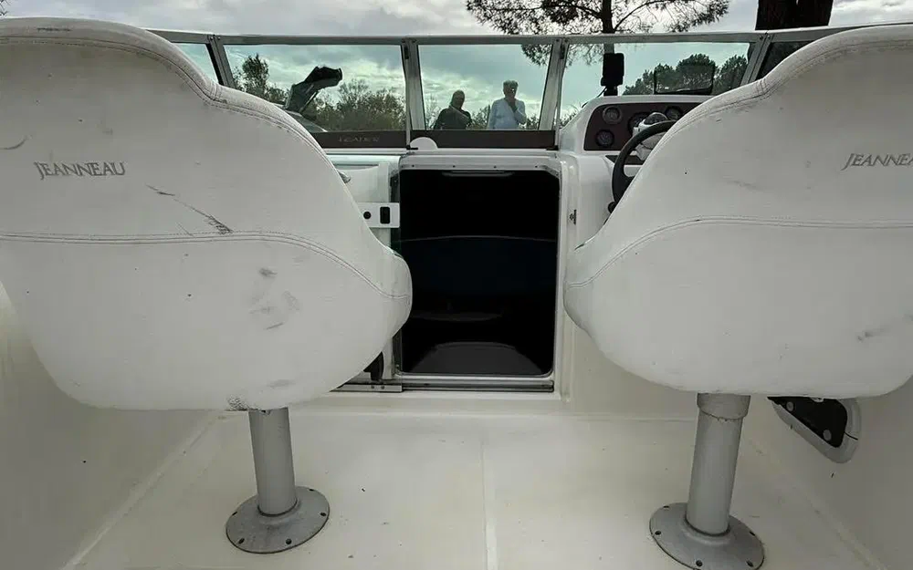 slider 7 Jeanneau Leader 705