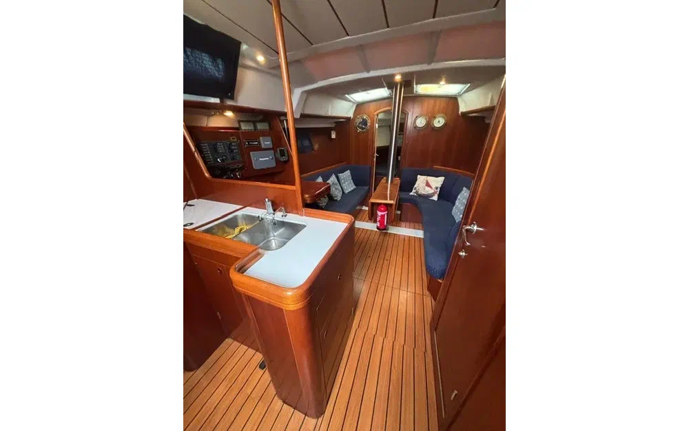 slider 10 Beneteau Oceanis 373