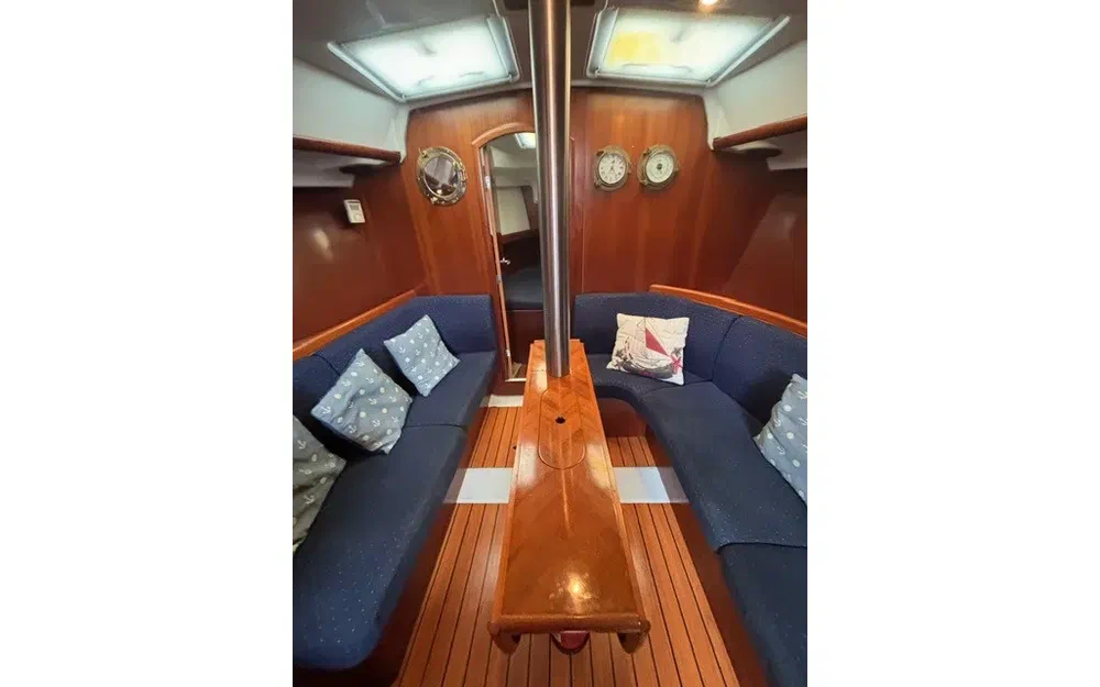 slider 12 Beneteau Oceanis 373