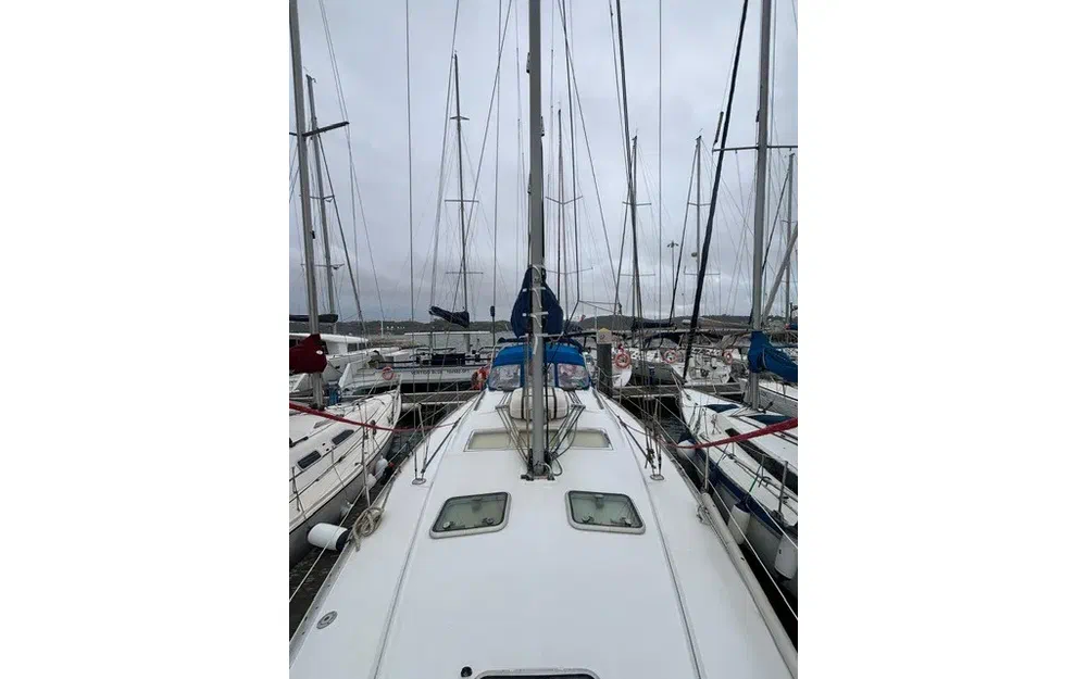slider 1 Beneteau Oceanis 373