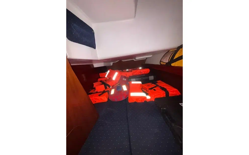 slider 4 Beneteau Oceanis 373