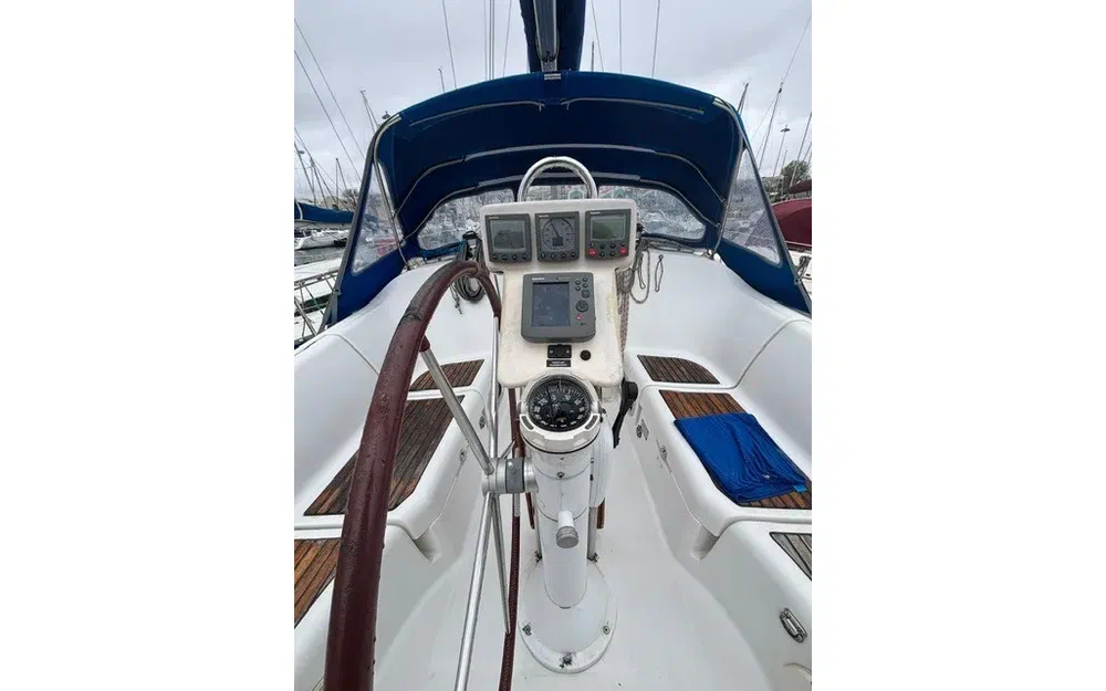 slider 7 Beneteau Oceanis 373
