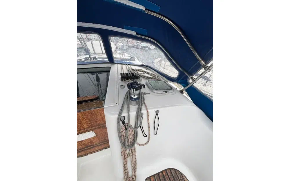 slider 8 Beneteau Oceanis 373