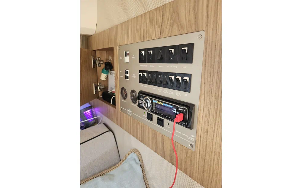 slider 23 Sessa Marine C32