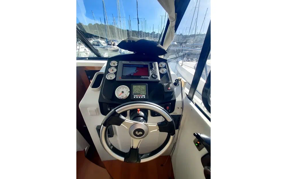 slider 12 Beneteau Antares 30 Fly