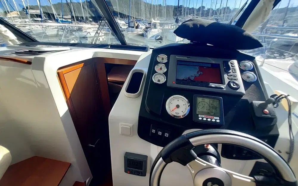 slider 13 Beneteau Antares 30 Fly