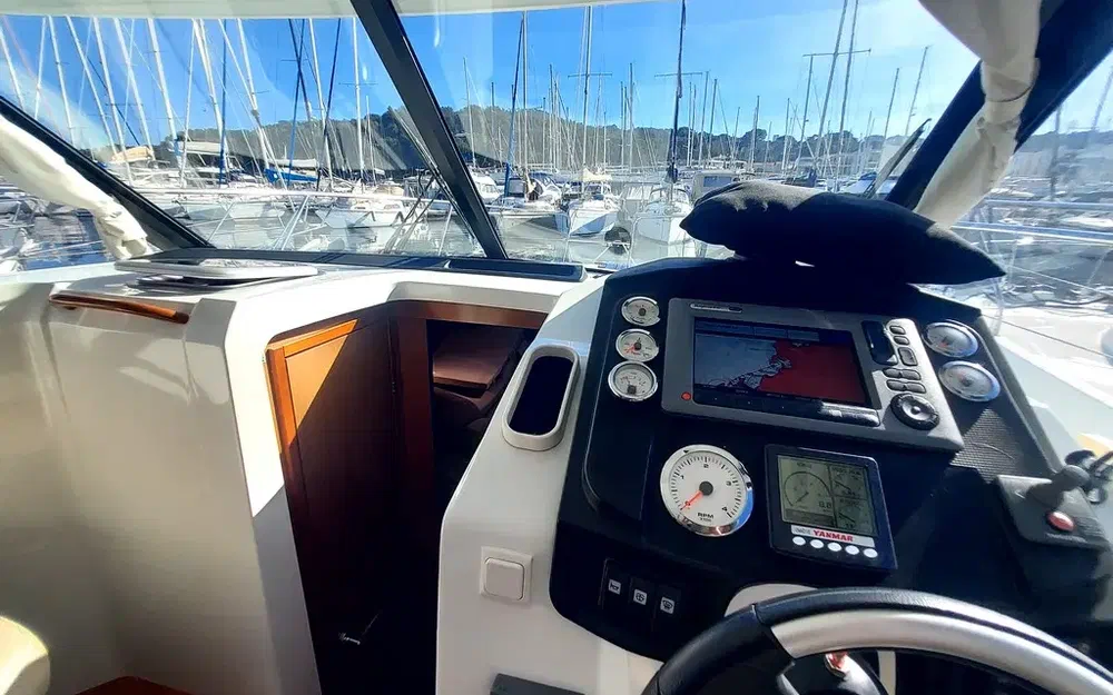 slider 14 Beneteau Antares 30 Fly