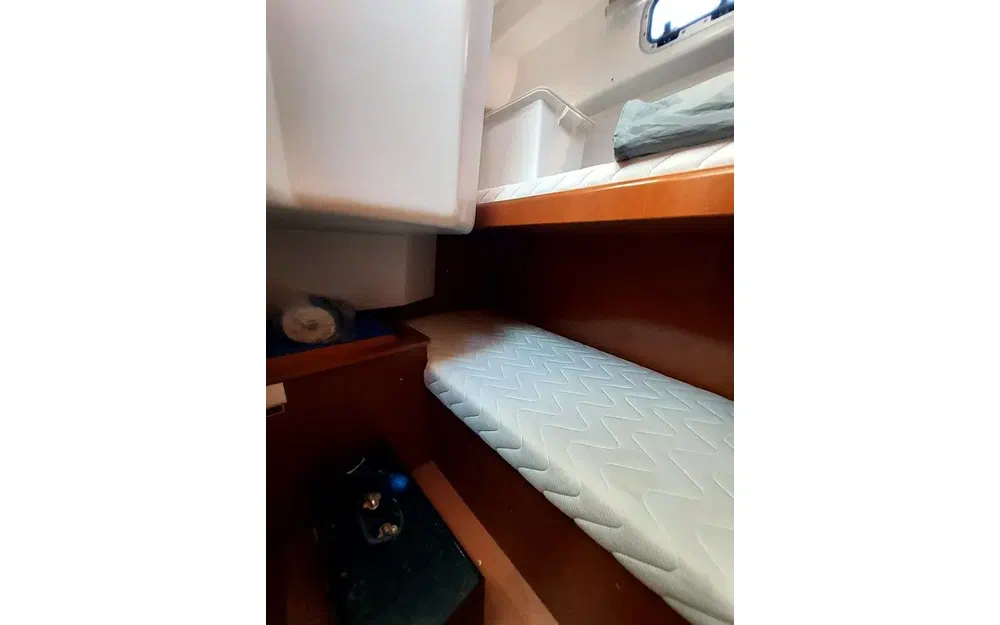 slider 16 Beneteau Antares 30 Fly