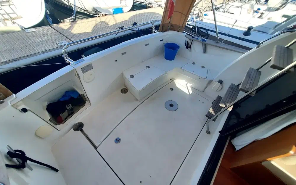 slider 3 Beneteau Antares 30 Fly