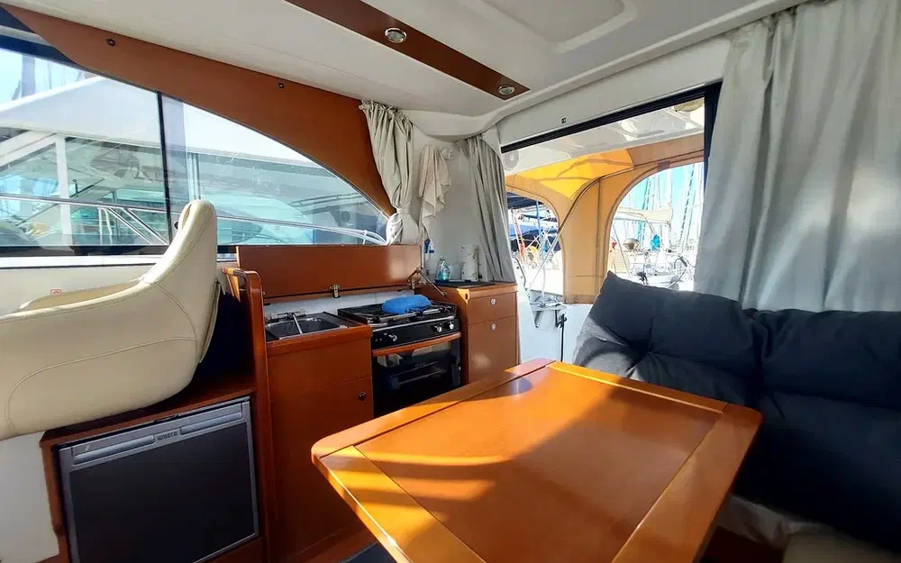 slider 7 Beneteau Antares 30 Fly