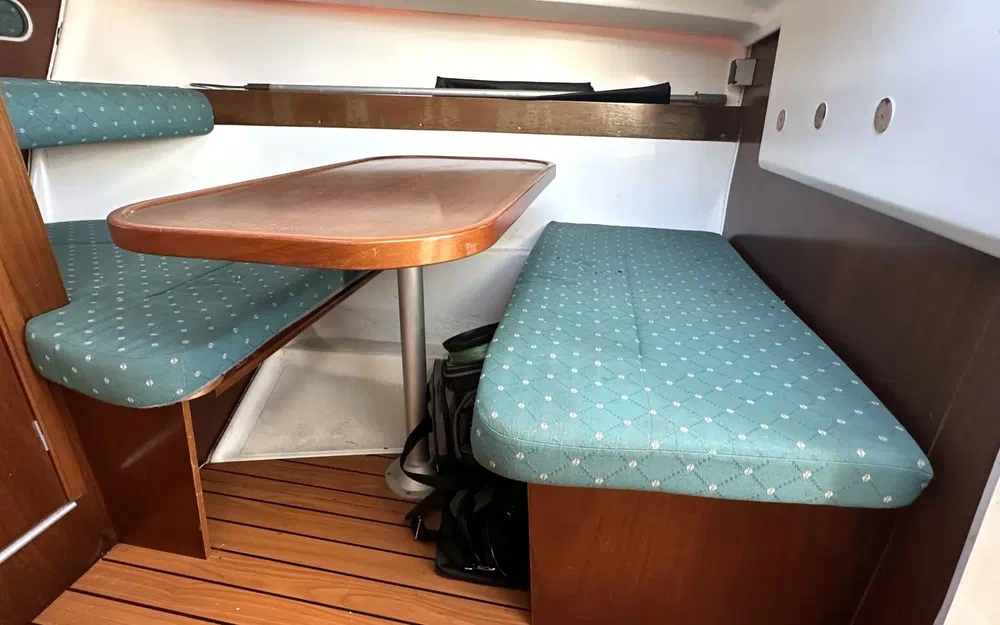 slider 10 Beneteau Antares 710