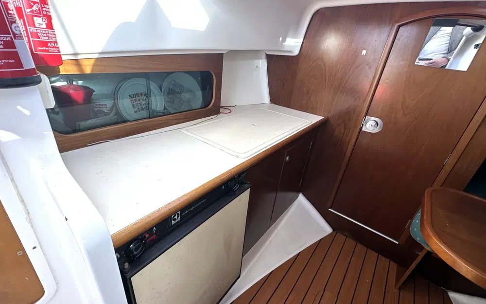 slider 12 Beneteau Antares 710