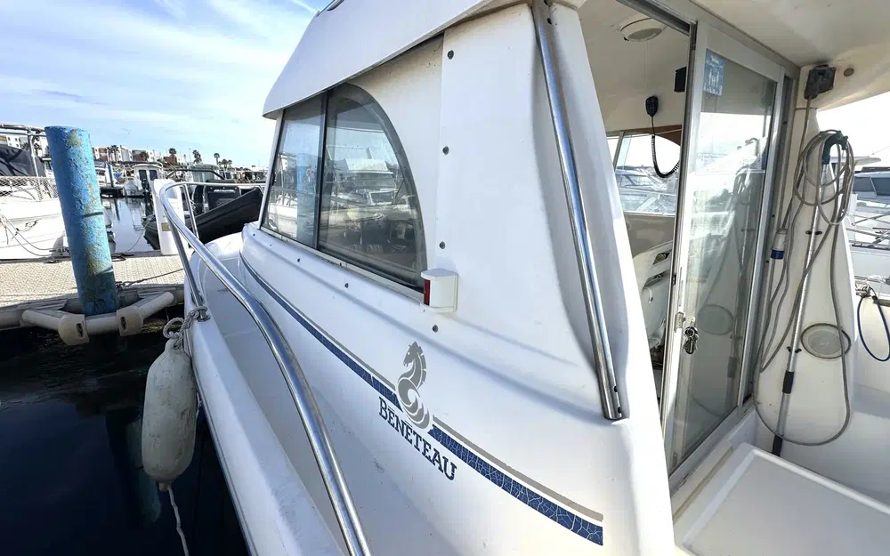 slider 18 Beneteau Antares 710