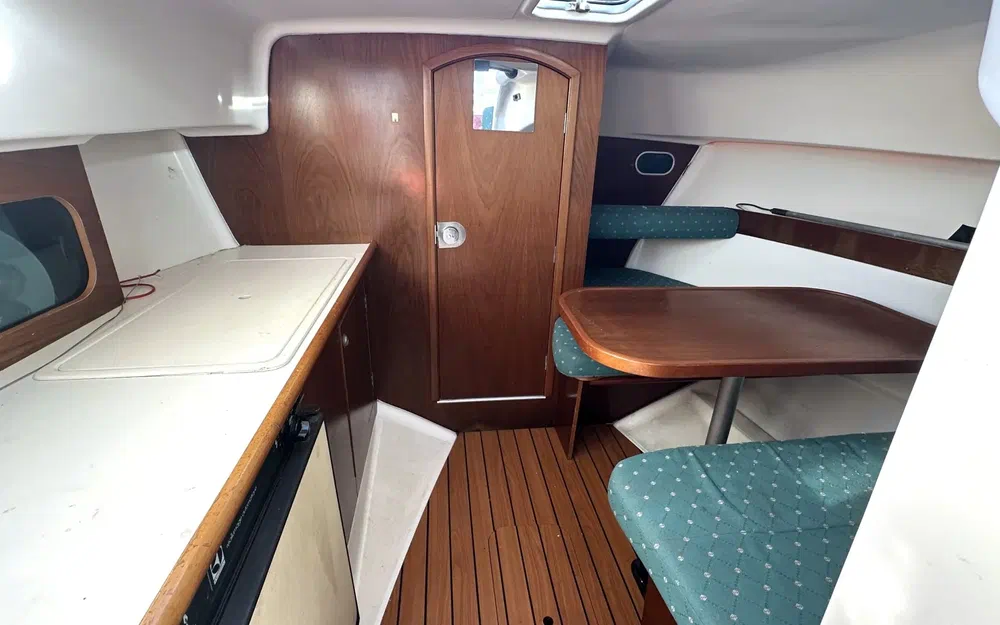 slider 8 Beneteau Antares 710