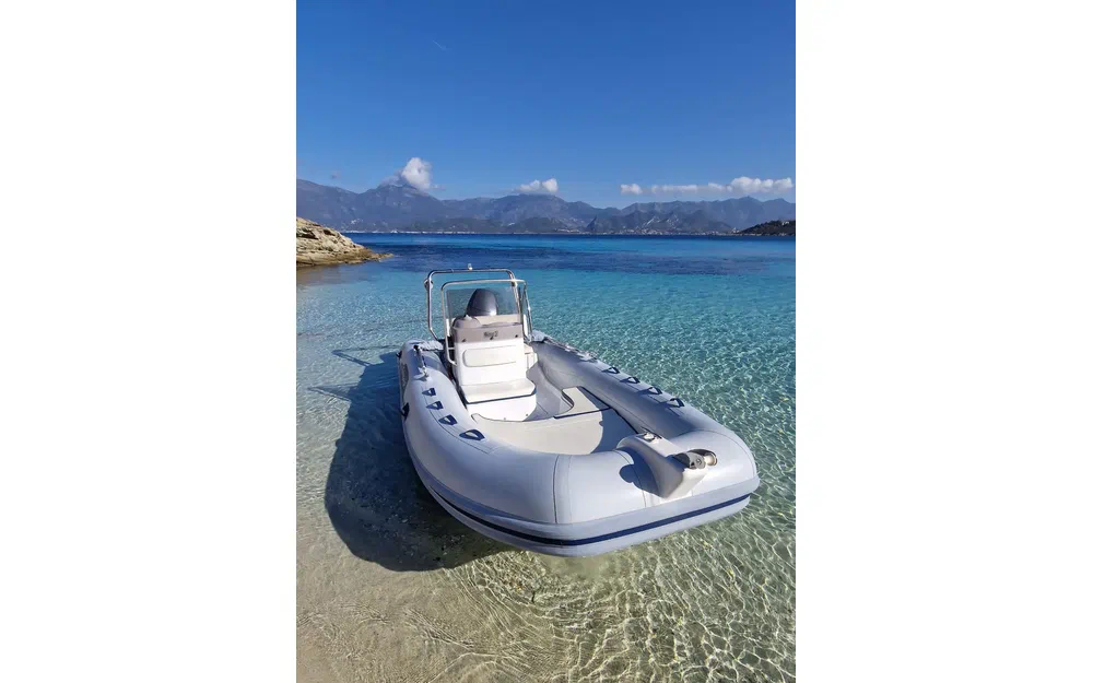 slider 1 Capelli Tempest 500