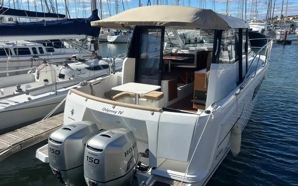 slider 3 Jeanneau Merry Fisher 855