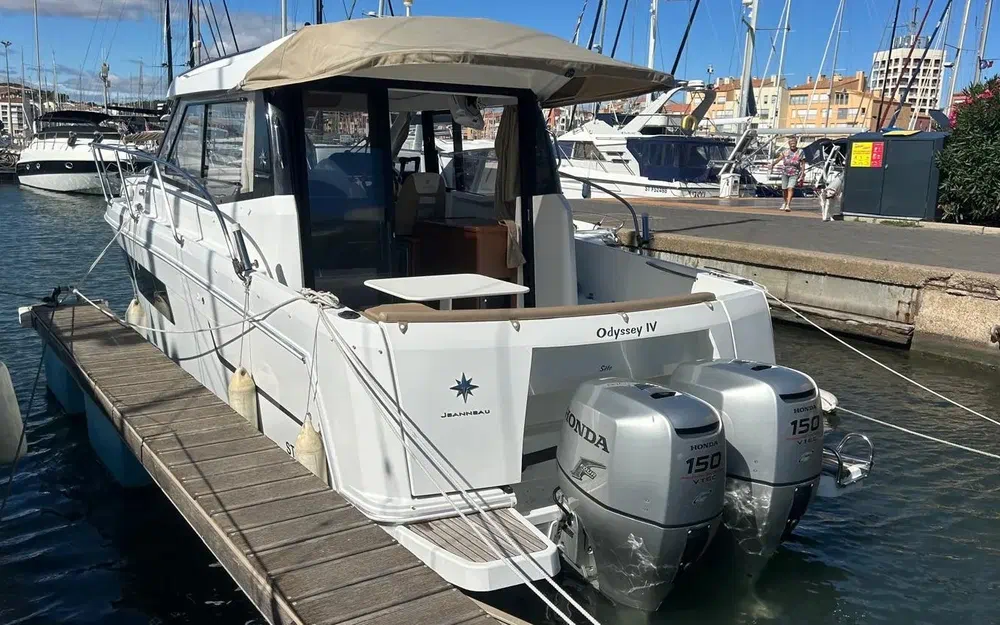 slider 4 Jeanneau Merry Fisher 855