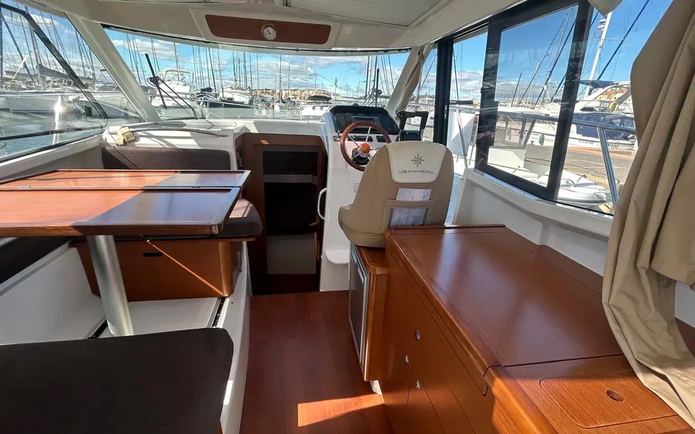 slider 8 Jeanneau Merry Fisher 855