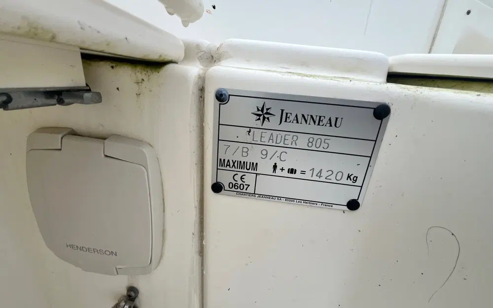 slider 20 Jeanneau Leader 805