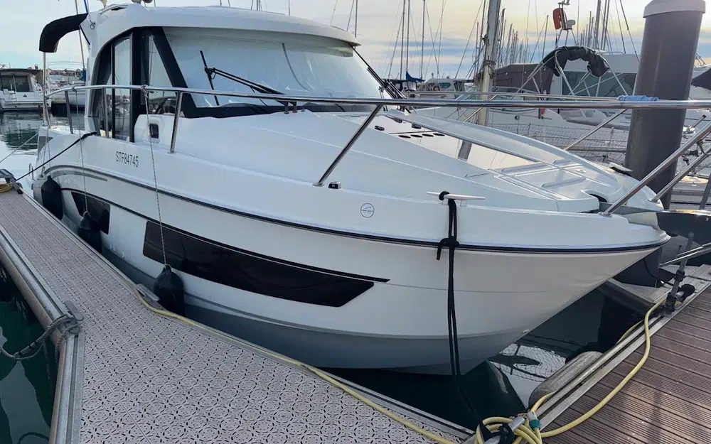 slider 1 Beneteau Antares 9 OB