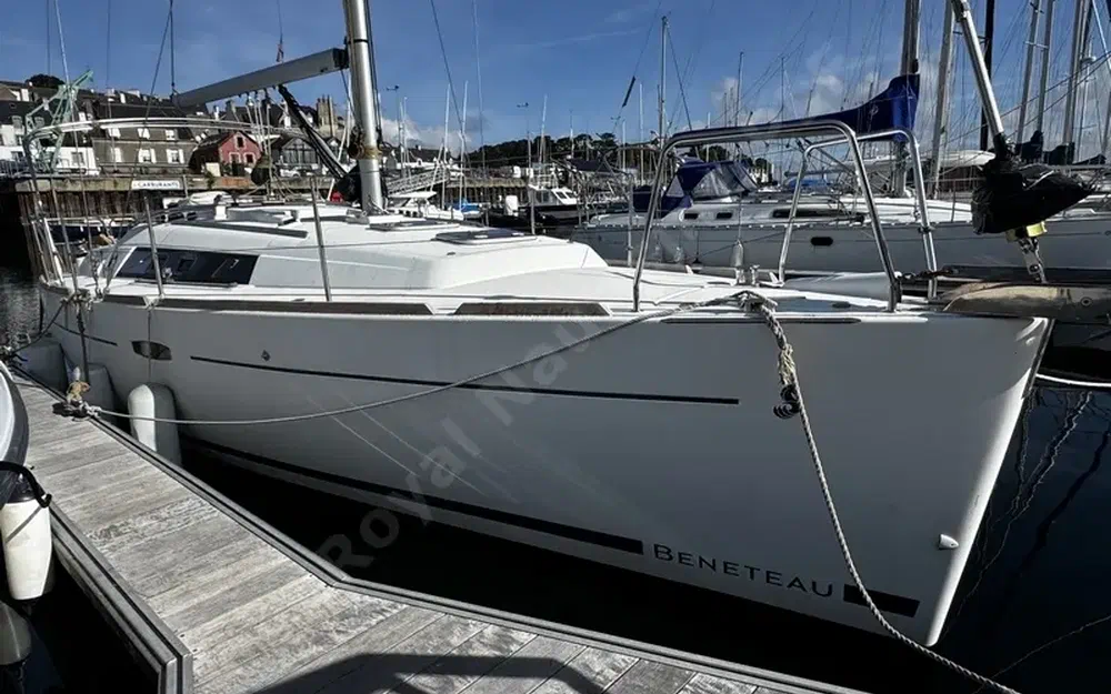 slider 1 Beneteau Oceanis 34