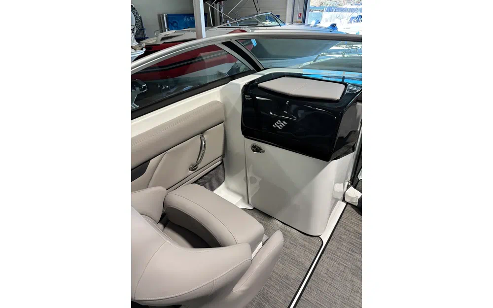 slider 10 Four Winns HD3 OB