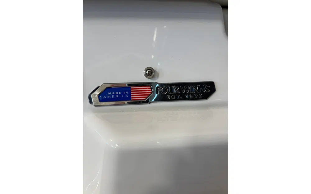 slider 8 Four Winns HD3 OB