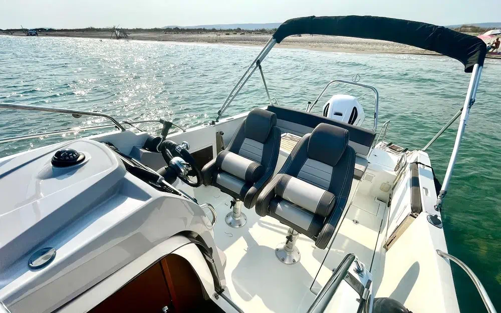 slider 9 Jeanneau CAP CAMARAT 7.5 WA S2