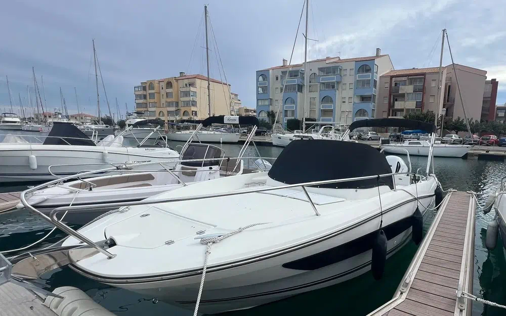 slider 1 Jeanneau CAP CAMARAT 7.5 WA S2