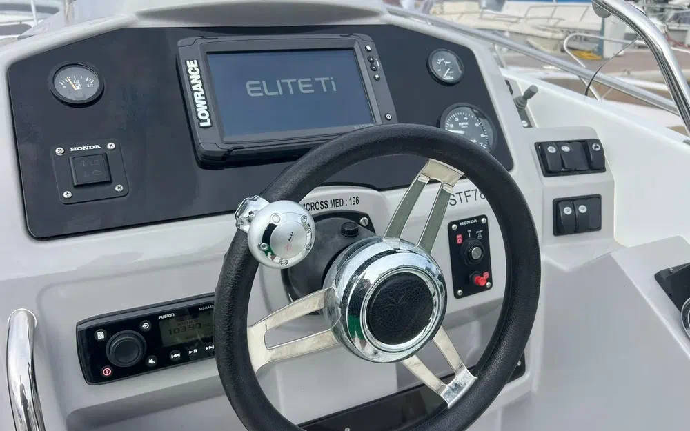 slider 4 Jeanneau CAP CAMARAT 7.5 WA S2