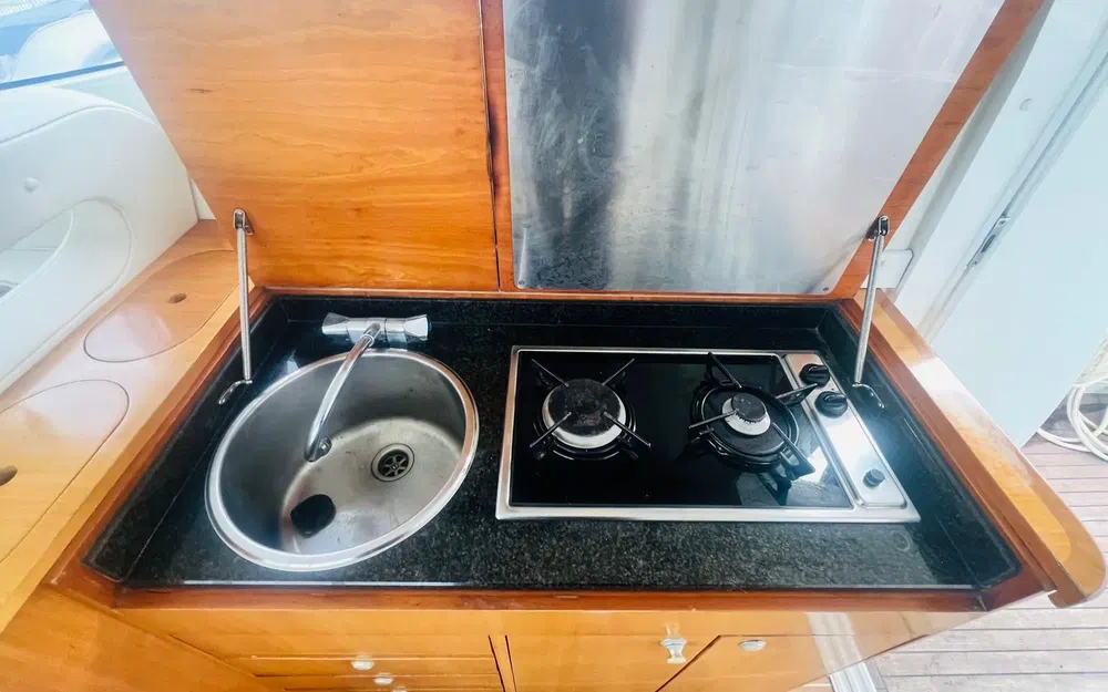 slider 8 ST Boats 34 Cruiser Fly