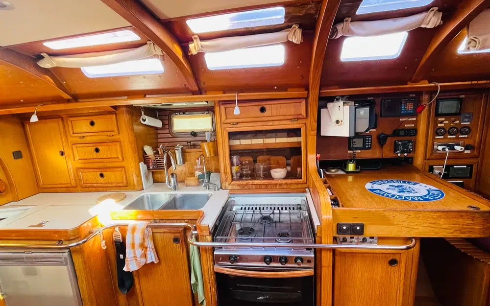 slider 10 Jeanneau Sun Kiss 47