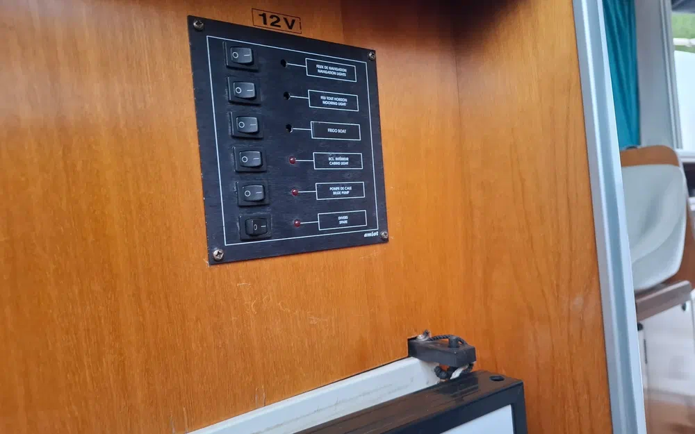 slider 11 Beneteau Antares 760