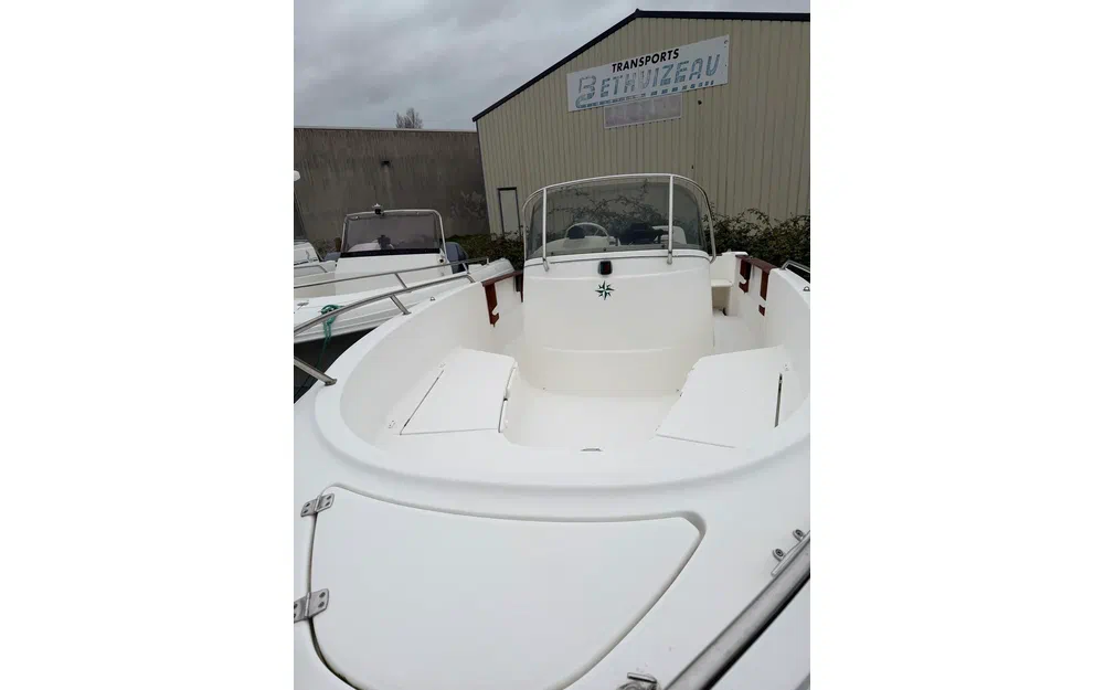 slider 4 Jeanneau Cap Camarat 625