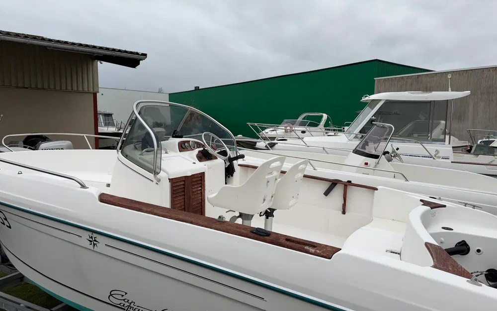 slider 6 Jeanneau Cap Camarat 625