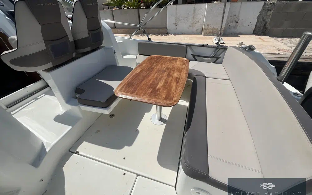 slider 10 Jeanneau Cap Camarat 8.5 WA