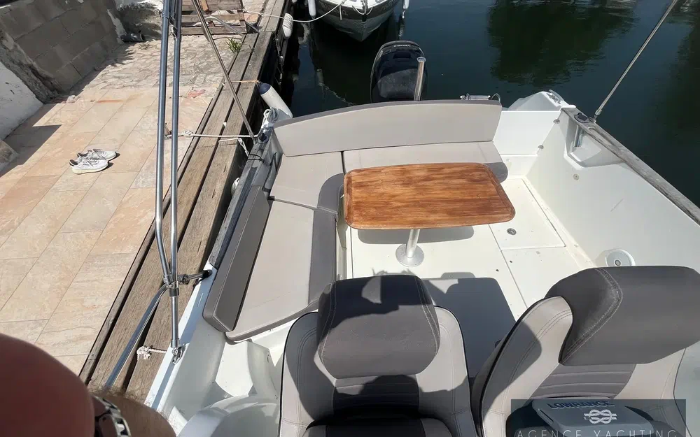 slider 11 Jeanneau Cap Camarat 8.5 WA